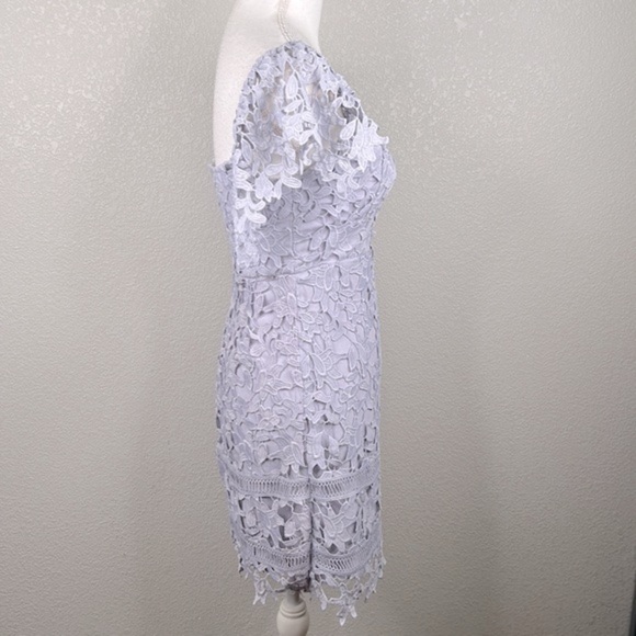 ASTR Lavender Floral Embroidered Midi Dress Size Small - Picture 4 of 9